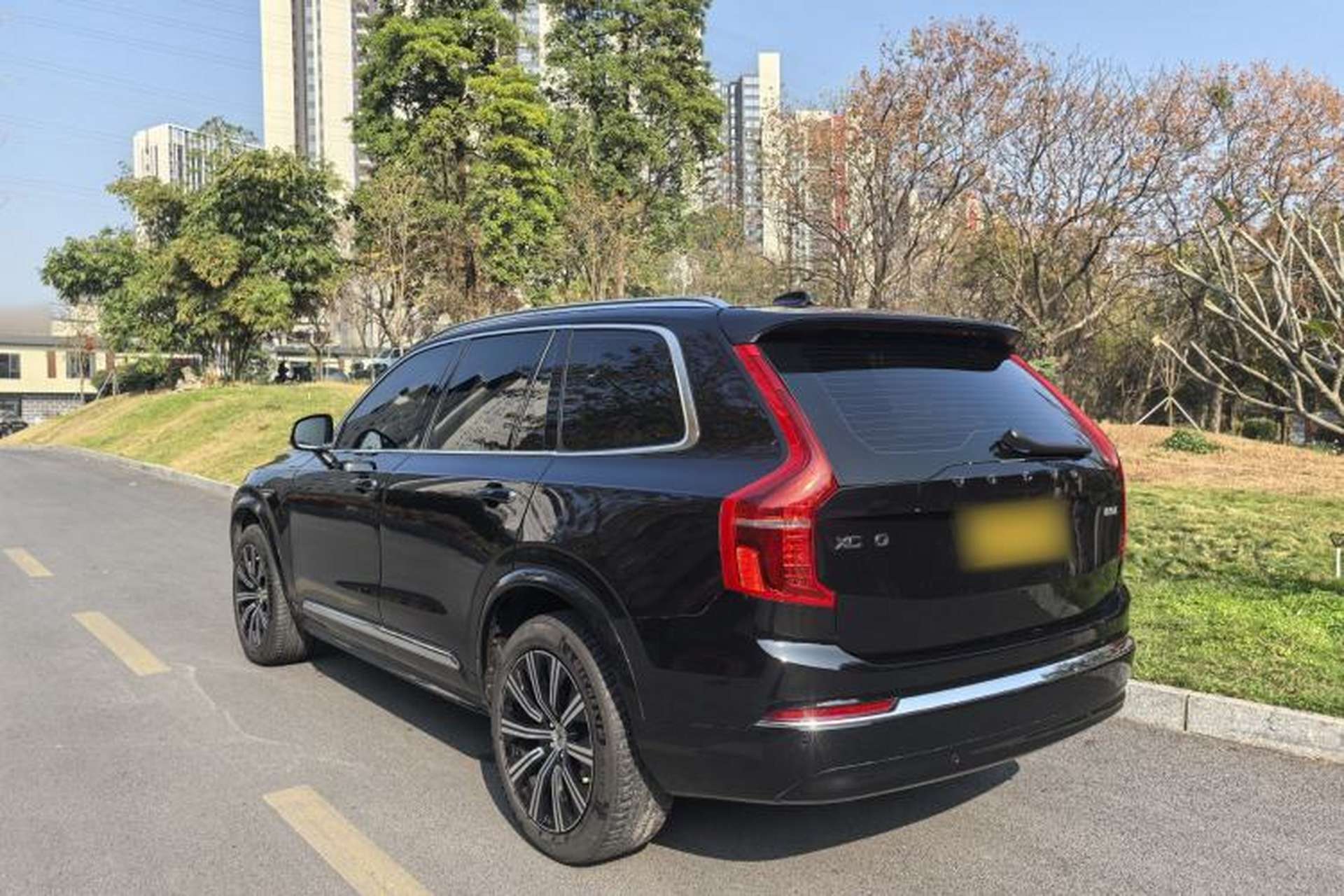 Used Volvo XC90 2023 B5 SmartDrive Luxury Edition 5 Seats Exterior 4