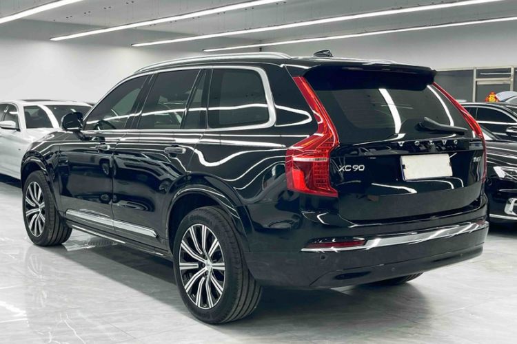 Used Volvo XC90 2023 B5 SmartDrive Luxury Edition 5 Seats Exterior 5