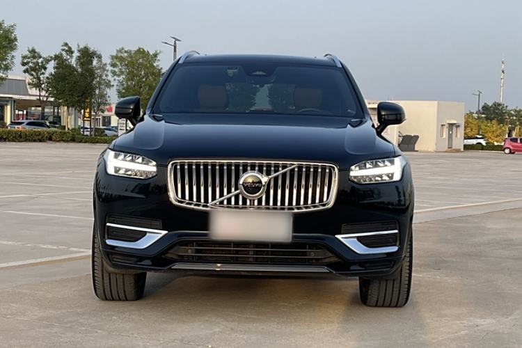 Used Volvo XC90 2023 B5 SmartDrive Luxury Edition 5 Seats Exterior 5