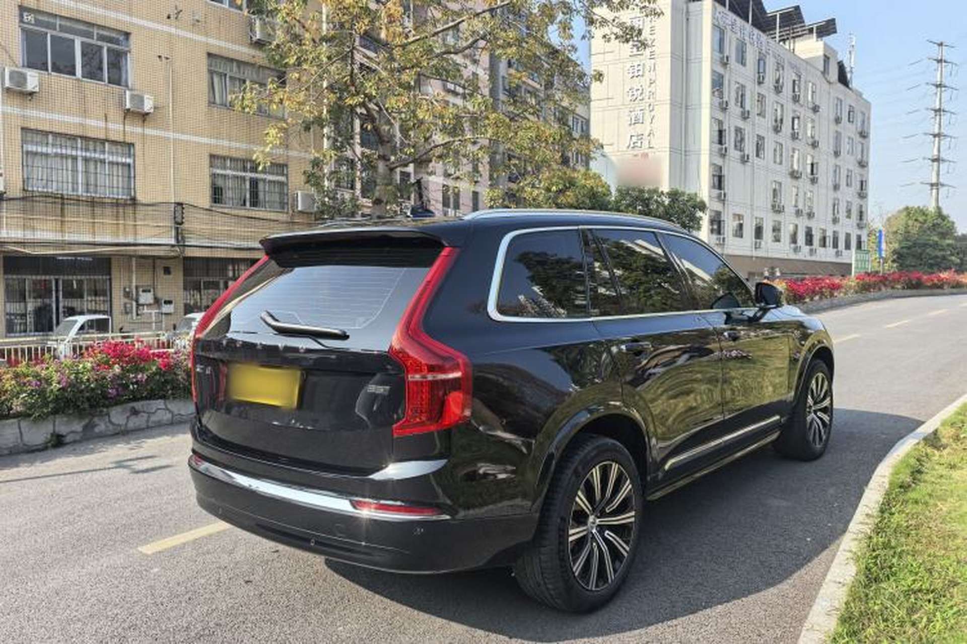 Used Volvo XC90 2023 B5 SmartDrive Luxury Edition 5 Seats Exterior 6