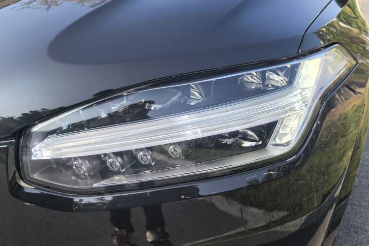 Used Volvo XC90 2023 B5 SmartDrive Luxury Edition 5 Seats Exterior 7