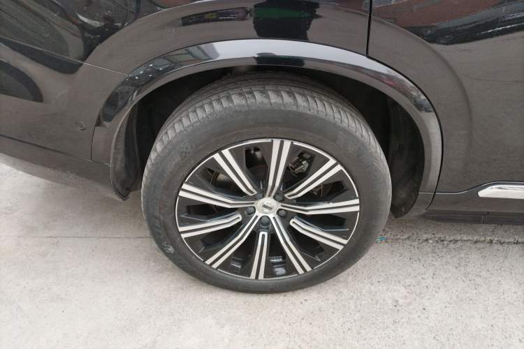 Used Volvo XC90 2023 B6 Zhiya Luxury 7-Seater Exterior 8