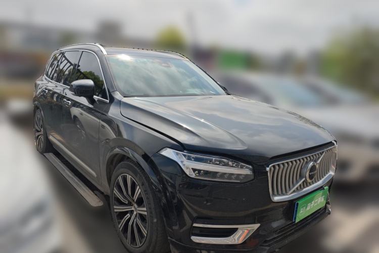 Used Volvo XC90 2023 B6 Zhiya Luxury 7-Seater Front Right 45 Deg