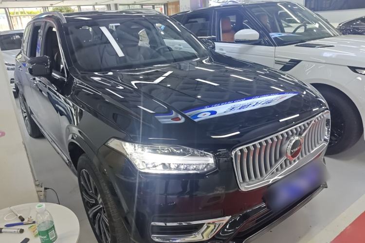 Used Volvo XC90 2023 B6 Zhiyi Luxury Edition 7-Seater Front Right 45 Deg