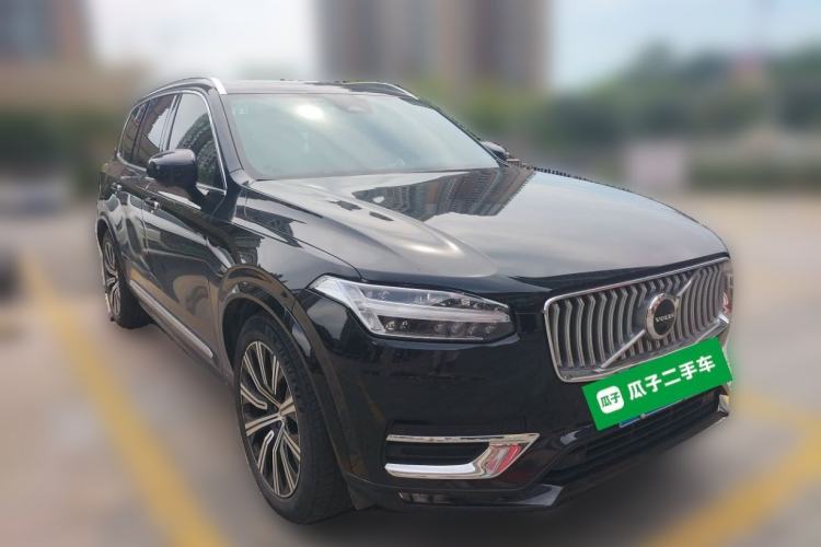 Used Volvo XC90 2023 B6 Zhiya Luxury 7-Seater Front Right 45 Deg