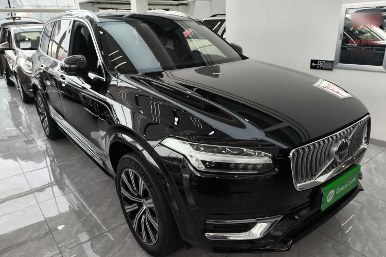 Used Volvo XC90 2023 B6 Zhiyi Luxury Edition 7-Seater Front Right 45 Deg