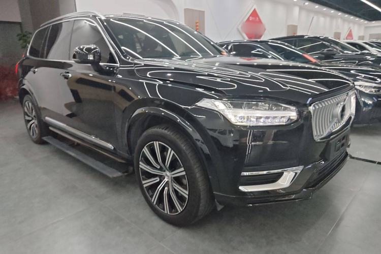 Used Volvo XC90 2023 B5 SmartDrive Luxury Edition 7 Seats Front Right 45 Deg