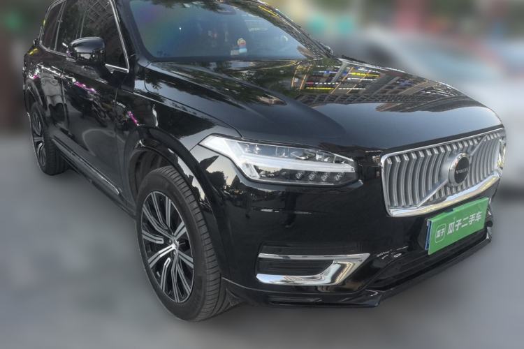 Used Volvo XC90 2023 B6 Zhiyi Luxury Edition 7-Seater Front Right 45 Deg