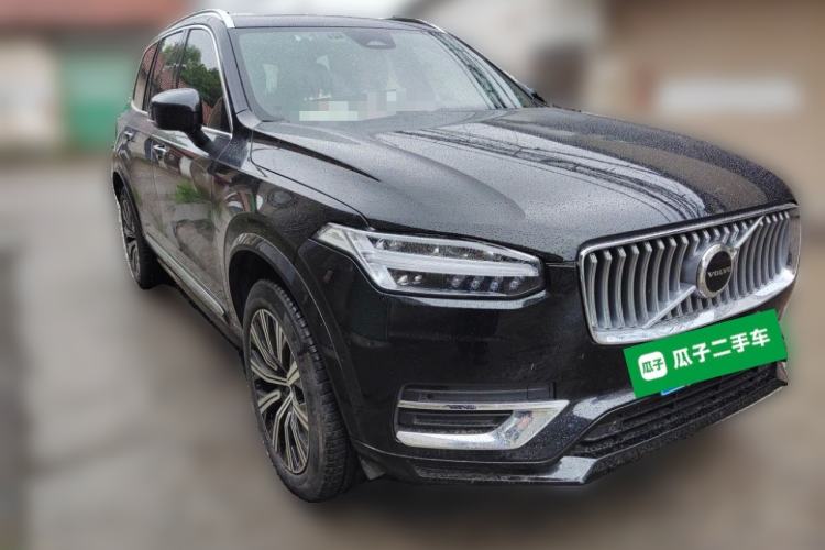 Used Volvo XC90 2023 B5 SmartDrive Luxury Edition 5 Seats Front Right 45 Deg