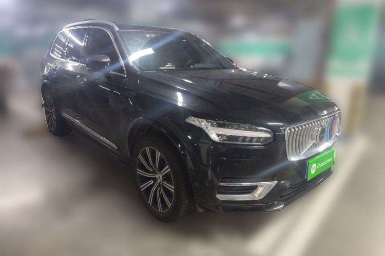 Used Volvo XC90 2023 B5 SmartDrive Luxury Edition 5 Seats Front Right 45 Deg