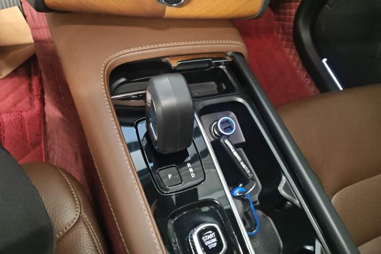 Used Volvo XC90 2023 B6 Zhiyi Luxury Edition 7-Seater Gear Lever