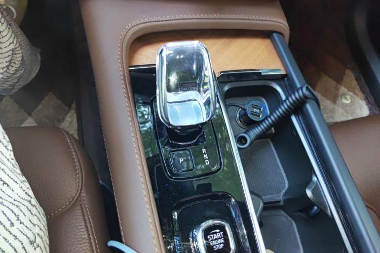 Used Volvo XC90 2023 B6 Zhiyi Luxury Edition 7-Seater Gear Lever