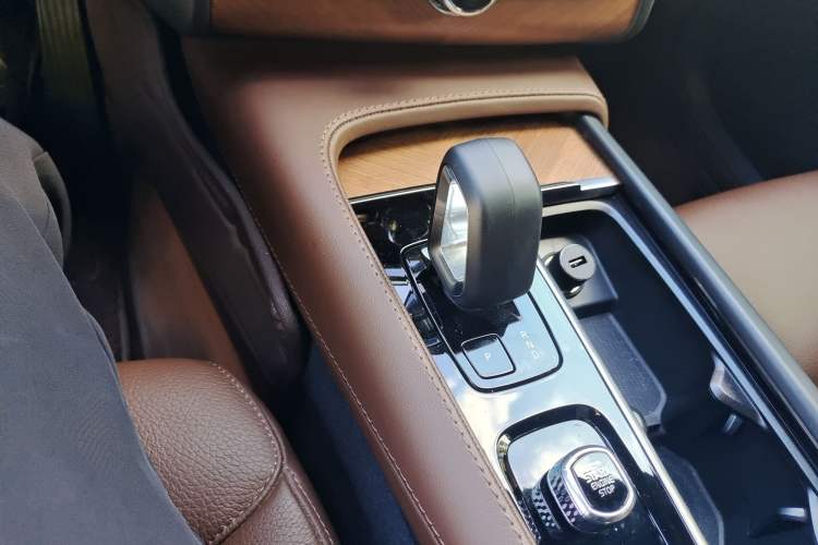 Used Volvo XC90 2023 B6 Zhiyi Luxury Edition 7-Seater Gear Lever