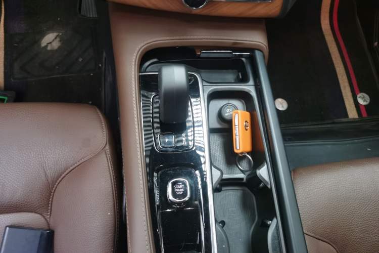Used Volvo XC90 2023 B6 Zhiyi Luxury Edition 7-Seater Gear Lever