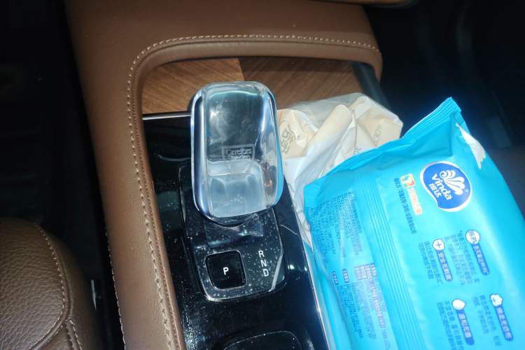 Used Volvo XC90 2023 B6 Zhiyi Luxury Edition 7-Seater Gear Lever
