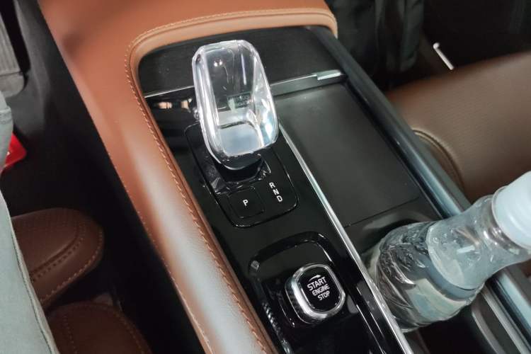 Used Volvo XC90 2023 B6 Zhiya Luxury 7-Seater Gear Lever