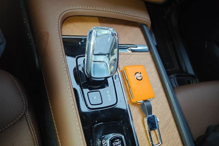 Used Volvo XC90 2023 B6 Zhiyi Luxury Edition 7-Seater Gear Lever