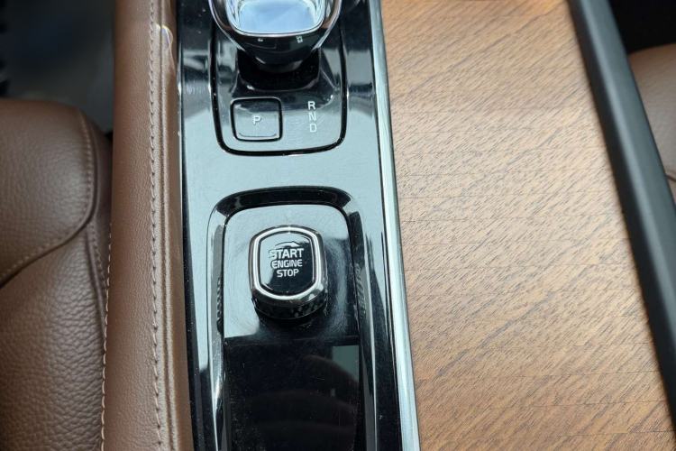 Used Volvo XC90 2023 B6 Zhiyi Luxury Edition 7-Seater Gear Lever
