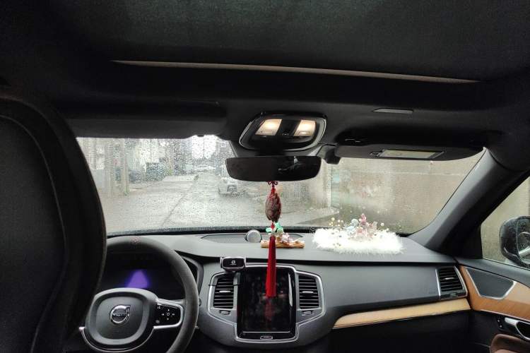 Used Volvo XC90 2023 B5 SmartDrive Luxury Edition 5 Seats Headliner