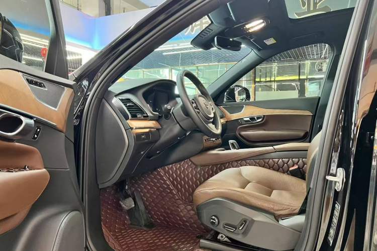 Used Volvo XC90 2023 B6 Zhiyi Luxury Edition 7-Seater Interior 2