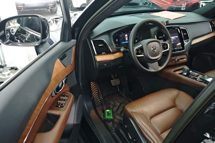 Used Volvo XC90 2023 B6 Zhiyi Luxury Edition 7-Seater Interior 3