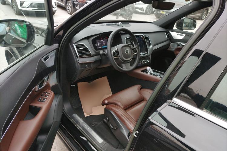 Used Volvo XC90 2023 B6 Zhiya Luxury 7-Seater Interior 3