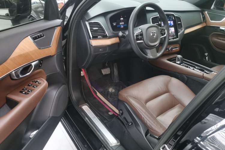 Used Volvo XC90 2023 B6 Zhiyi Luxury Edition 7-Seater Interior 3