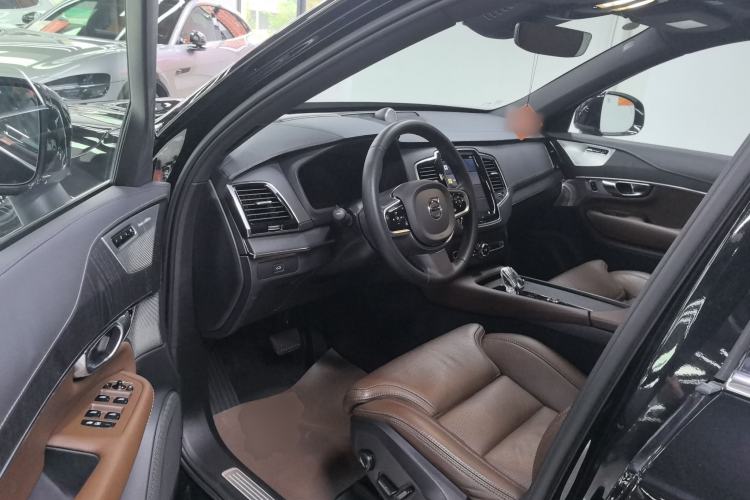 Used Volvo XC90 2023 B6 Zhiya Luxury 7-Seater Interior 3