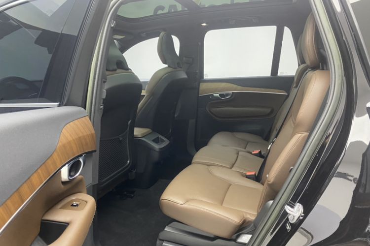 Used Volvo XC90 2023 B5 SmartDrive Luxury Edition 5 Seats Interior 3