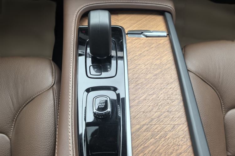 Used Volvo XC90 2023 B5 SmartDrive Luxury Edition 5 Seats Interior 5