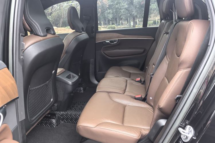 Used Volvo XC90 2023 B5 SmartDrive Luxury Edition 5 Seats Interior 7