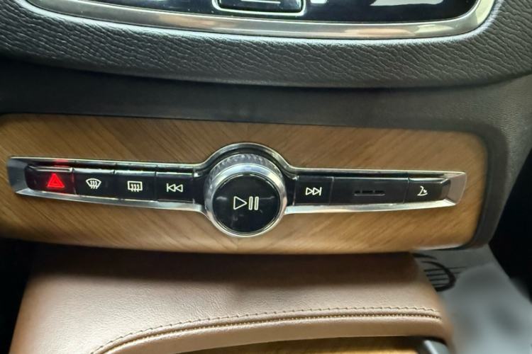Used Volvo XC90 2023 B6 Zhiyi Luxury Edition 7-Seater Interior 8