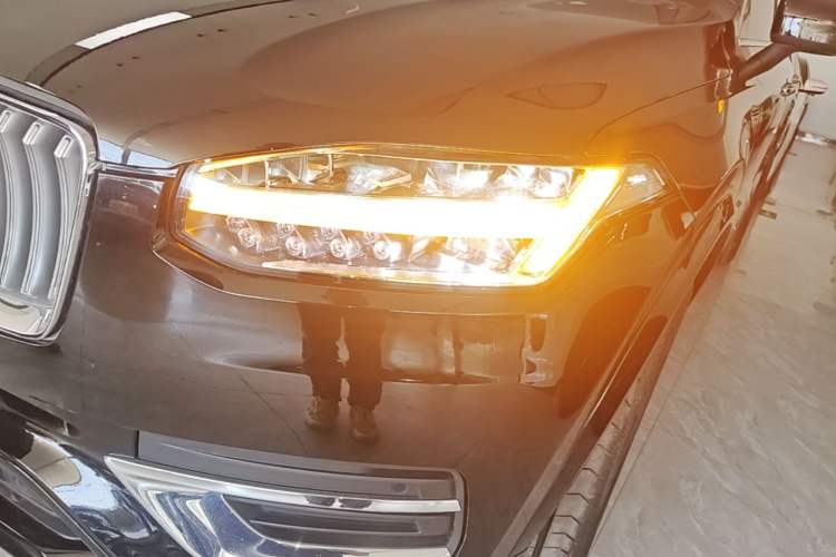 Used Volvo XC90 2023 B5 SmartDrive Luxury Edition 5 Seats Left Front Headlight
