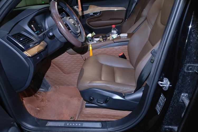 Used Volvo XC90 2023 B5 SmartDrive Luxury Edition 5 Seats Left Front Seat