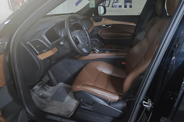 Used Volvo XC90 2023 B5 SmartDrive Luxury Edition 5 Seats Left Front Seat
