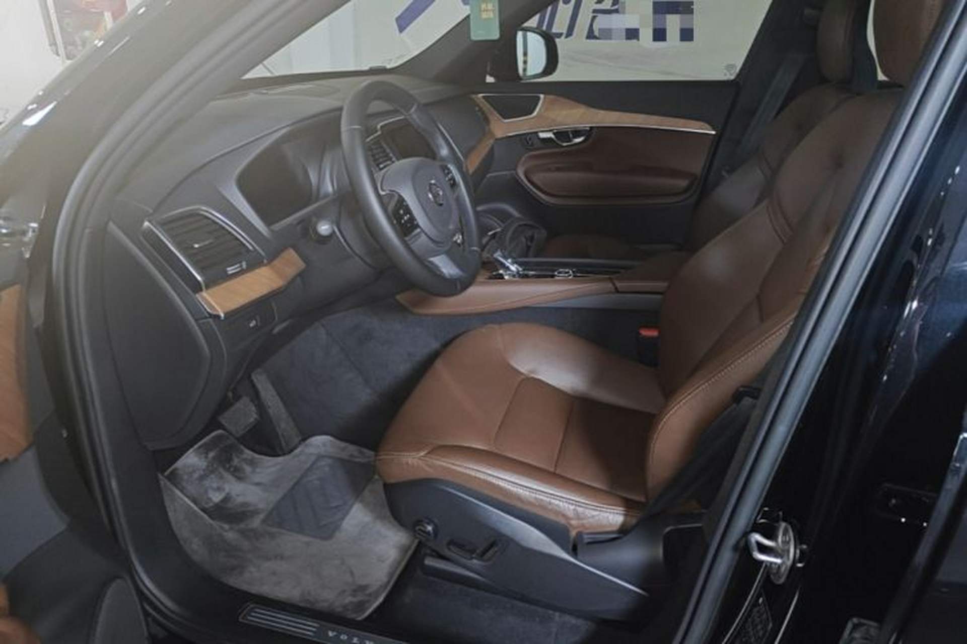 Used Volvo XC90 2023 B5 SmartDrive Luxury Edition 5 Seats Left Front Seat