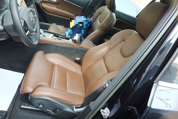 Used Volvo XC90 2023 B6 Zhiya Luxury 7-Seater Left Front Seat