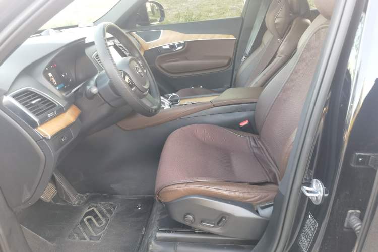 Used Volvo XC90 2023 B5 SmartDrive Luxury Edition 5 Seats Left Front Seat