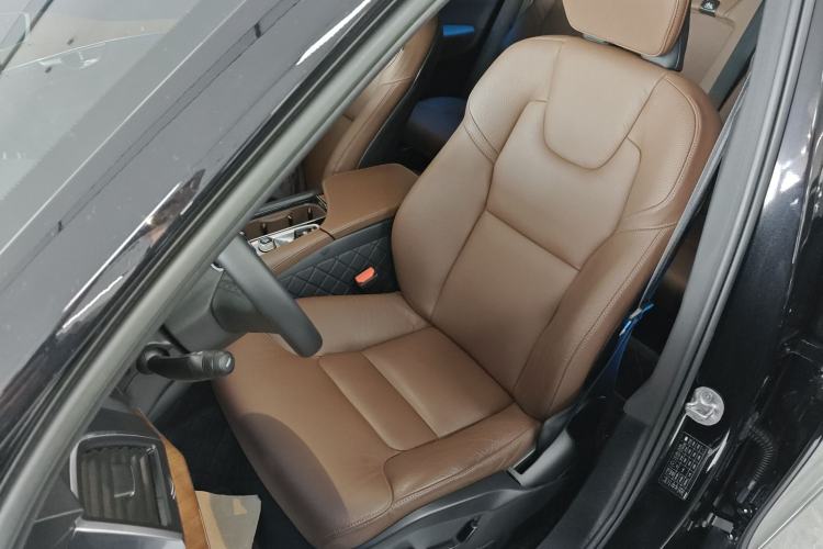 Used Volvo XC90 2023 B5 SmartDrive Luxury Edition 5 Seats Left Front Seat