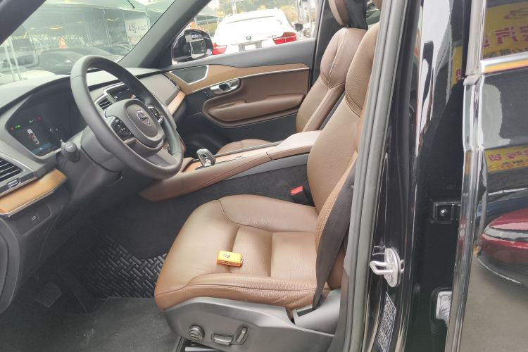 Used Volvo XC90 2023 B5 SmartDrive Luxury Edition 5 Seats Left Front Seat