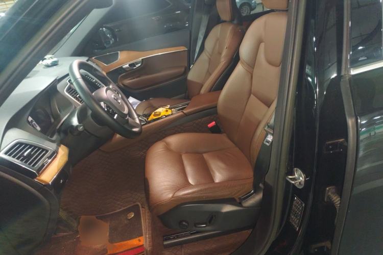 Used Volvo XC90 2023 B5 SmartDrive Luxury Edition 5 Seats Left Front Seat