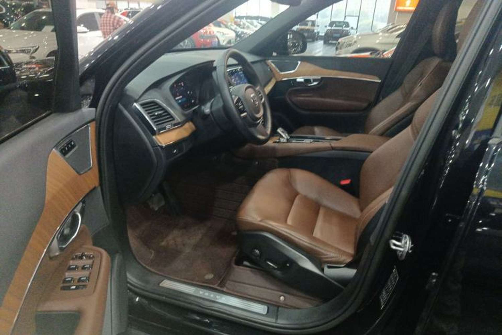 Used Volvo XC90 2023 B5 SmartDrive Luxury Edition 7 Seats Left Front Seat