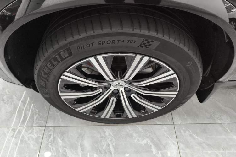 Used Volvo XC90 2023 B6 Zhiyi Luxury Edition 7-Seater Left Front Wheel Hub