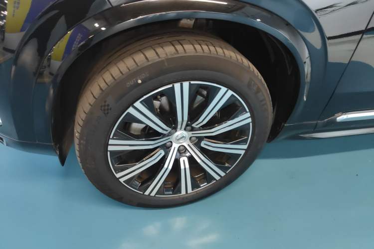 Used Volvo XC90 2023 B6 Zhiyi Luxury Edition 7-Seater Left Front Wheel Hub