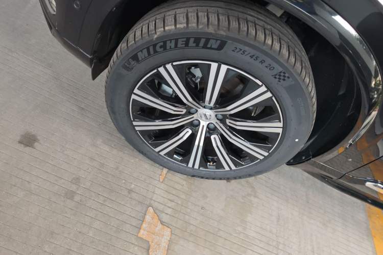 Used Volvo XC90 2023 B6 Zhiya Luxury 7-Seater Left Front Wheel Hub