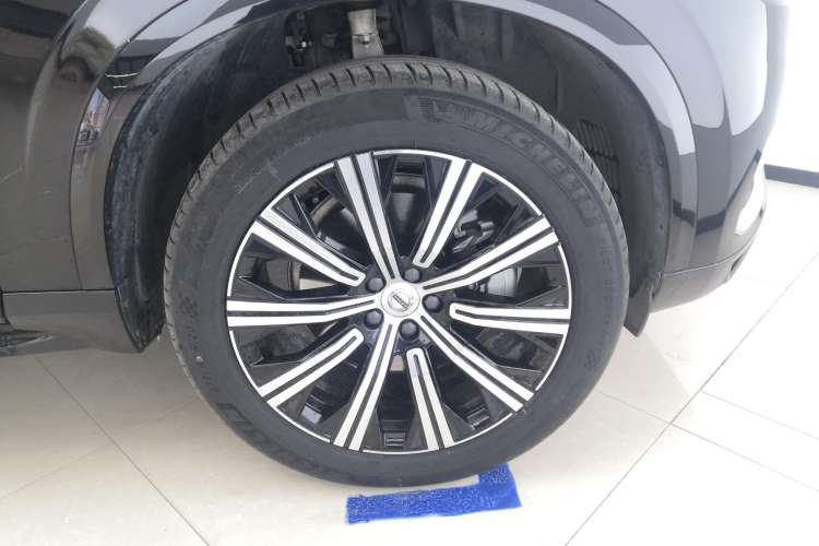 Used Volvo XC90 2023 B5 SmartDrive Luxury Edition 5 Seats Left Front Wheel Hub