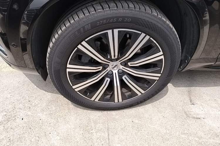 Used Volvo XC90 2023 B6 Zhiya Luxury 7-Seater Left Front Wheel Hub