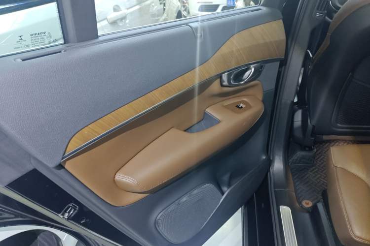 Used Volvo XC90 2023 B6 Zhiyi Luxury Edition 7-Seater Left Rear Door Interior