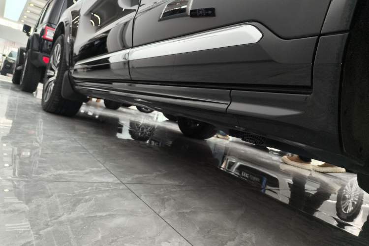 Used Volvo XC90 2023 B6 Zhiyi Luxury Edition 7-Seater Left Side Sill