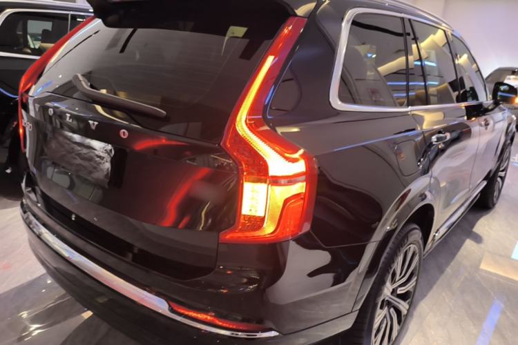 Used Volvo XC90 2023 B5 SmartDrive Luxury Edition 7 Seats Rear Right 45 Deg